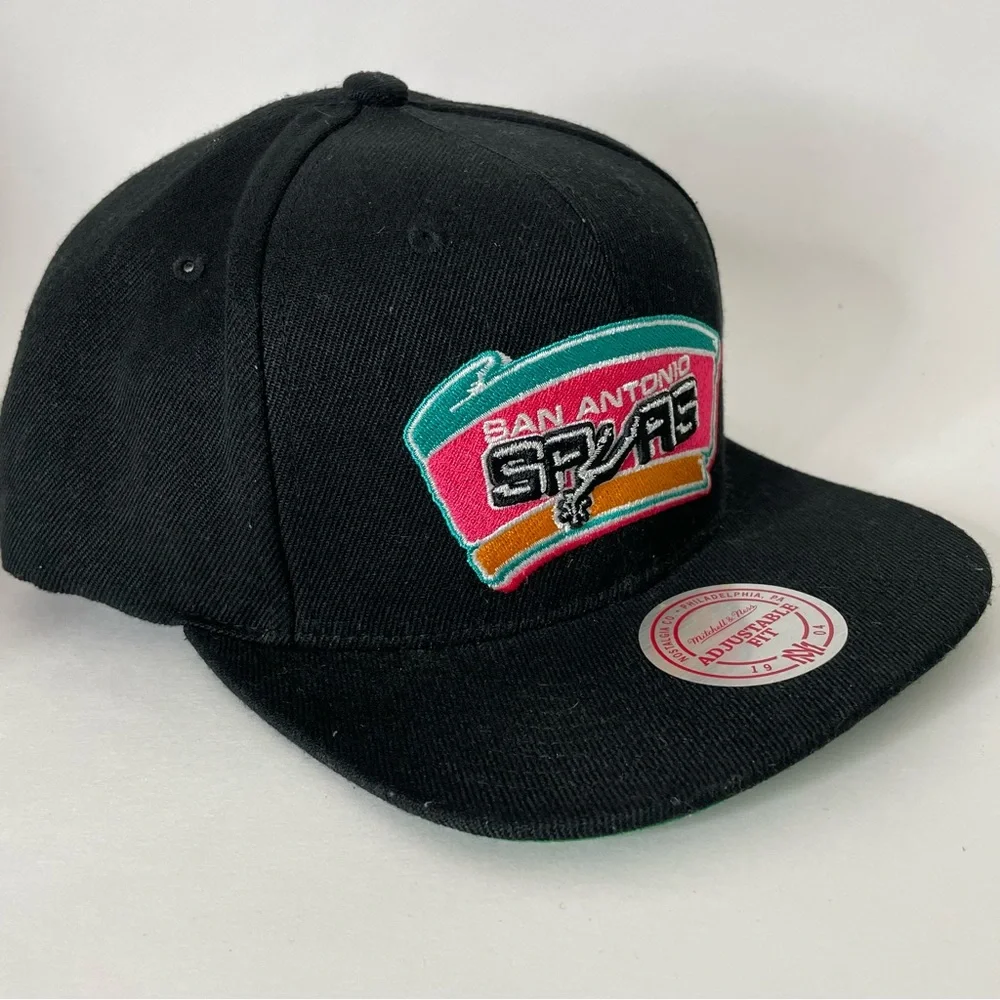 Mitchell & Ness NBA San Antonio Spurs HWC Core Basic Snapback Hat - Picture 3 of 11